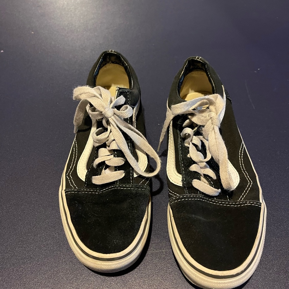 Vans Black Suede Mens size 4 Woman’s size 5.5